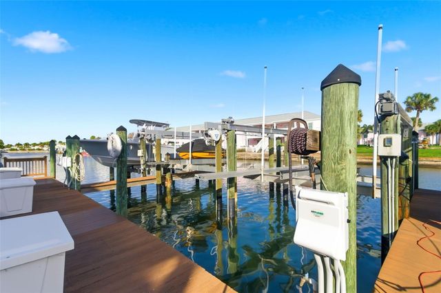 5174 BEACH DRIVE SE D, St Petersburg, FL 33705