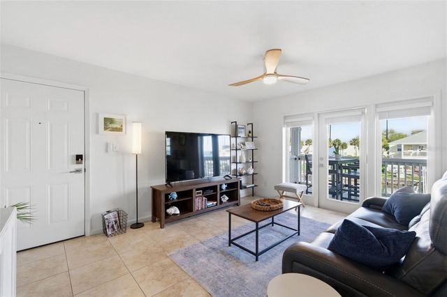 5174 BEACH DRIVE SE D, St Petersburg, FL 33705