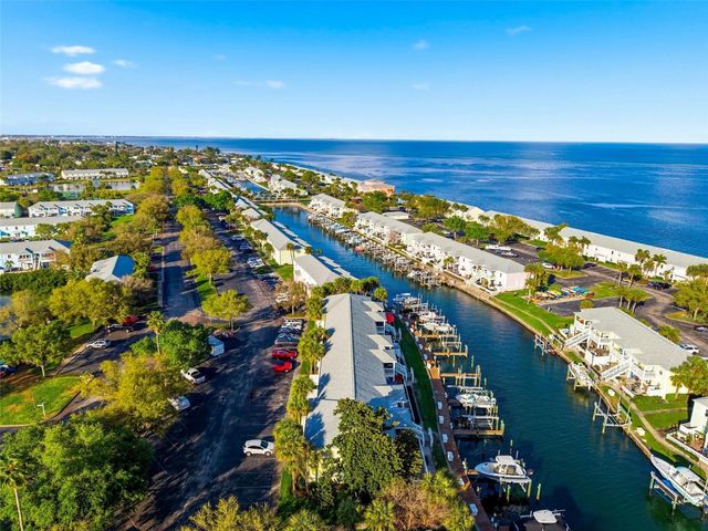 5174 BEACH DRIVE SE D, St Petersburg, FL 33705