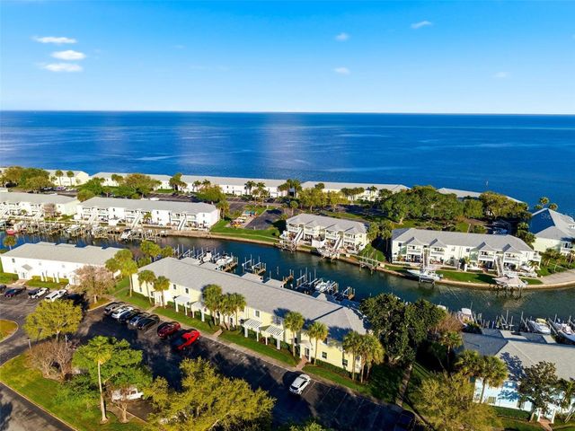 5174 BEACH DRIVE SE D, St Petersburg, FL 33705