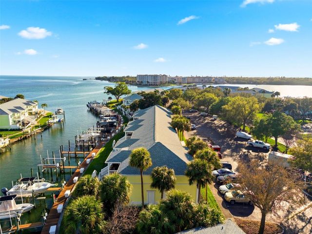 5174 BEACH DRIVE SE D, St Petersburg, FL 33705