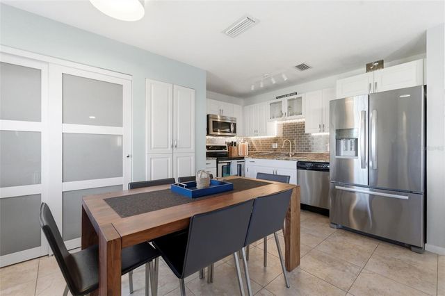 5174 BEACH DRIVE SE D, St Petersburg, FL 33705