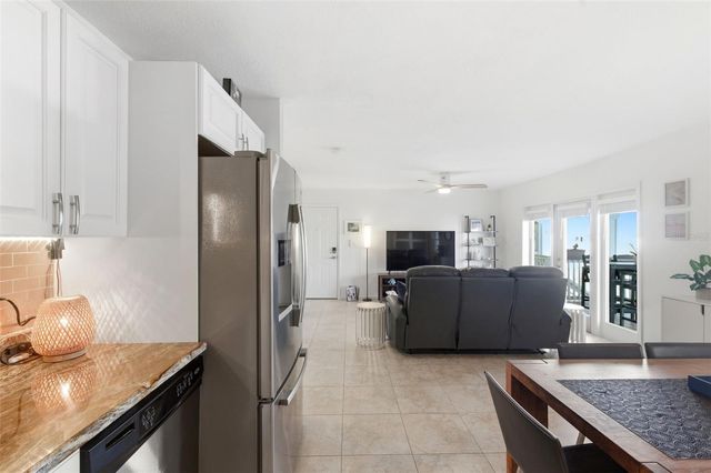 5174 BEACH DRIVE SE D, St Petersburg, FL 33705