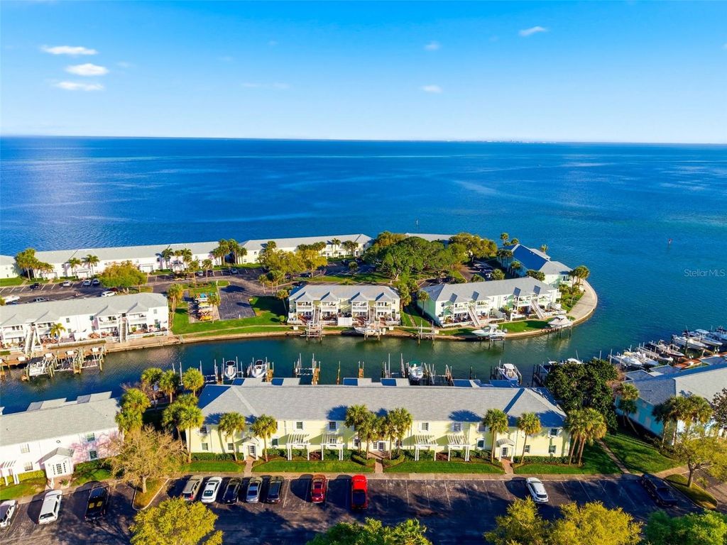 5174 BEACH DRIVE SE D, St Petersburg, FL 33705