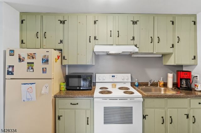271 Quakertown Rd 2, Franklin Twp., NJ 08867