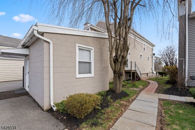 271 Quakertown Rd 2, Franklin Twp., NJ 08867