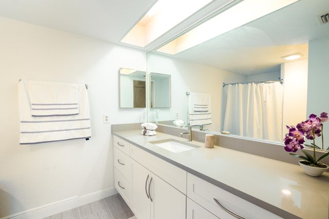 3 Lexington Lane E A, Palm Beach Gardens, FL 33418