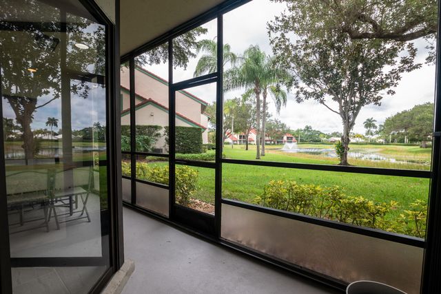 3 Lexington Lane E A, Palm Beach Gardens, FL 33418