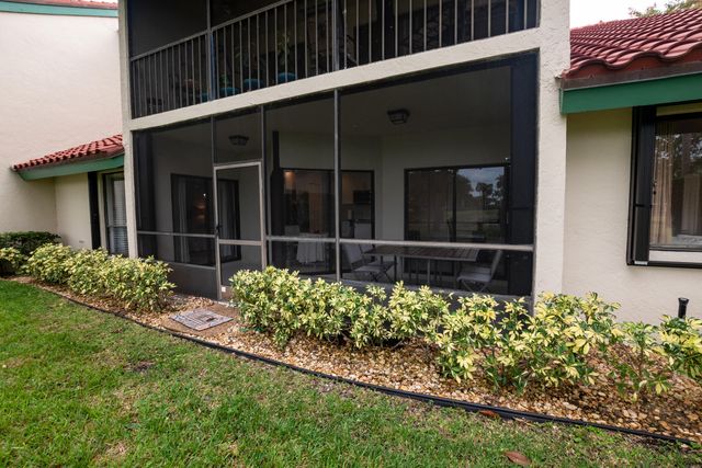 3 Lexington Lane E A, Palm Beach Gardens, FL 33418