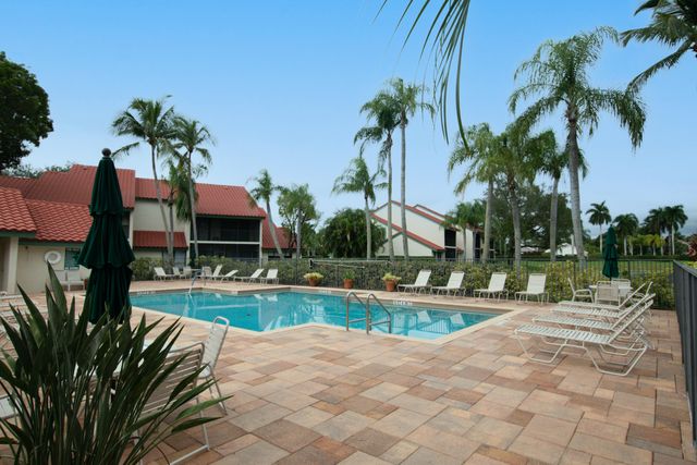 3 Lexington Lane E A, Palm Beach Gardens, FL 33418