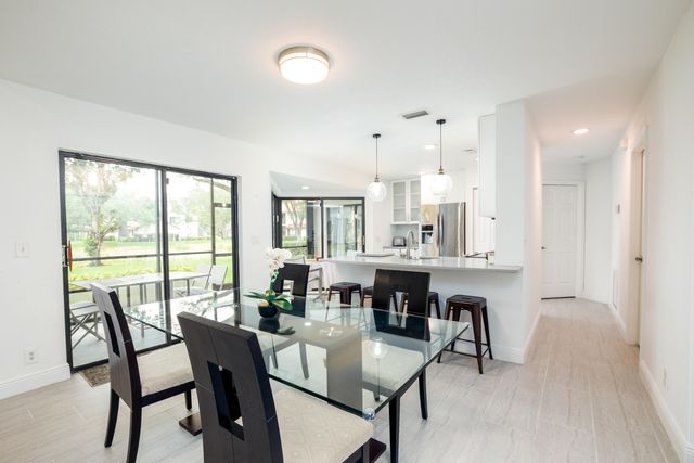3 Lexington Lane E A, Palm Beach Gardens, FL 33418