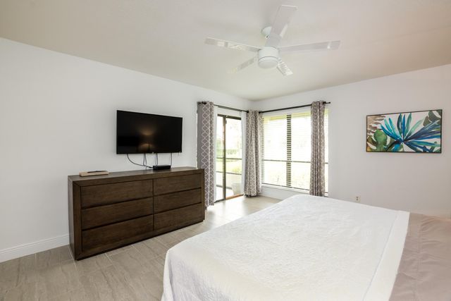 3 Lexington Lane E A, Palm Beach Gardens, FL 33418