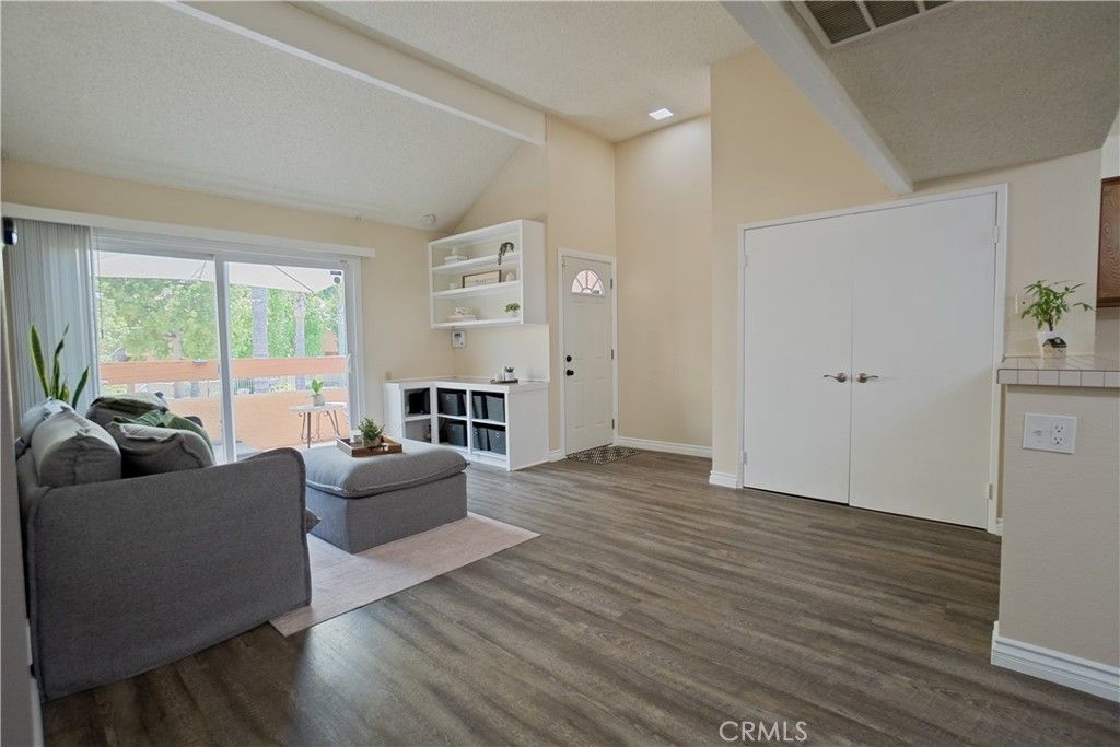 Image 5 of property listing at 1400 W Edgehill Road 18, San Bernardino, CA 92405