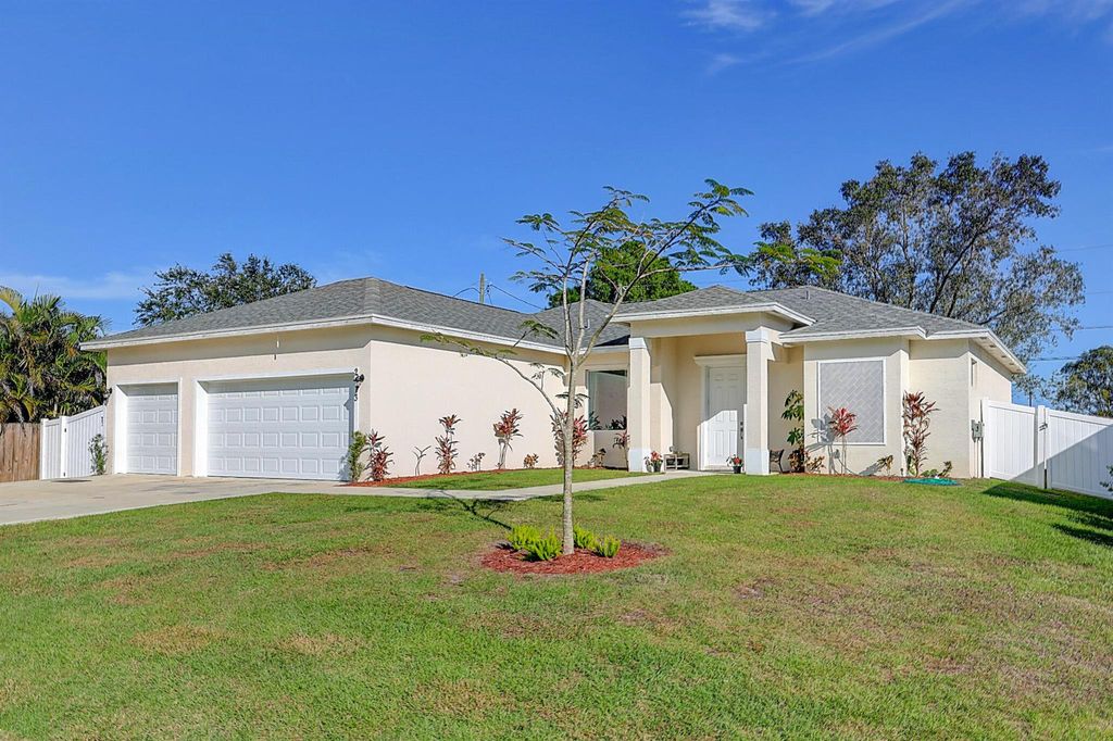 2513 SW Calder Street, Port St Lucie, FL 34953