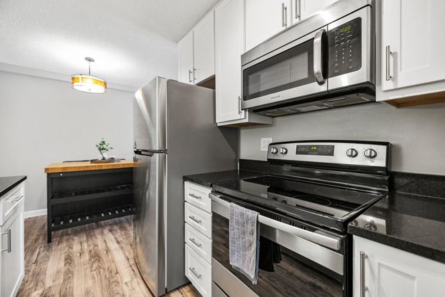 3150 Excelsior Boulevard 101, Minneapolis, MN 55416