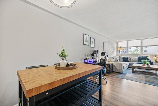 3150 Excelsior Boulevard 101, Minneapolis, MN 55416