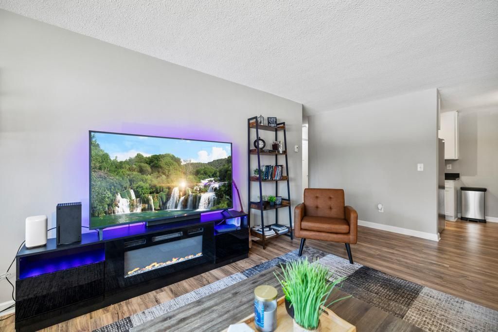 3150 Excelsior Boulevard 101, Minneapolis, MN 55416