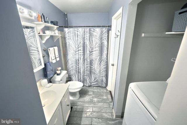 2508 MANOR RD, York, PA 17408