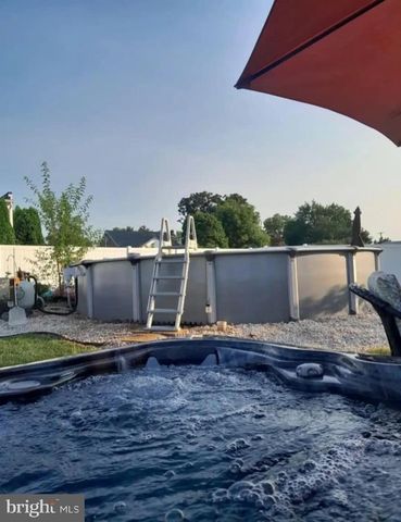 2508 MANOR RD, York, PA 17408