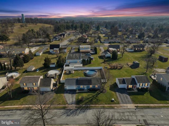 2508 MANOR RD, York, PA 17408