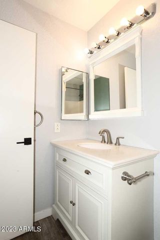 522 W BLACKHAWK Drive 4, Phoenix, AZ 85027