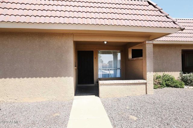522 W BLACKHAWK Drive 4, Phoenix, AZ 85027