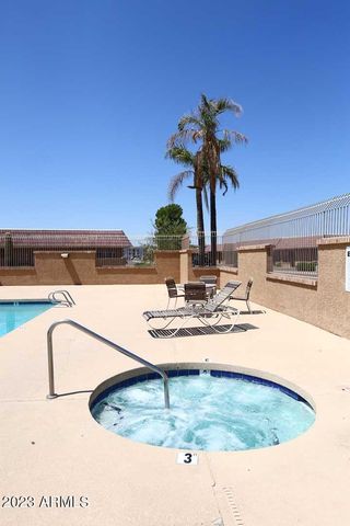 522 W BLACKHAWK Drive 4, Phoenix, AZ 85027