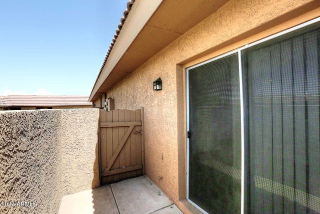 522 W BLACKHAWK Drive 4, Phoenix, AZ 85027