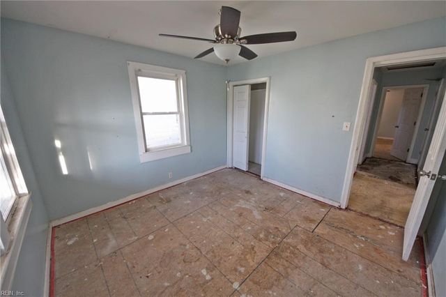 26 Woodland RD, Hampton, VA 23663