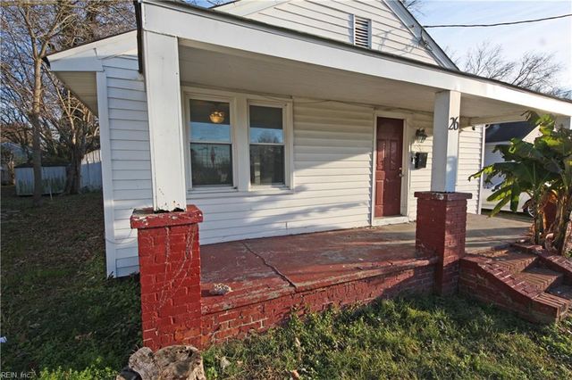 26 Woodland RD, Hampton, VA 23663