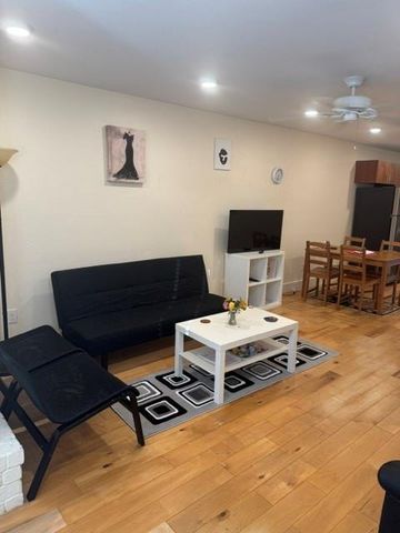 909 Reinli ST 136, Austin, TX 78751