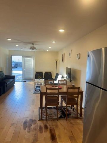 909 Reinli ST 136, Austin, TX 78751
