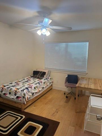 909 Reinli ST 136, Austin, TX 78751