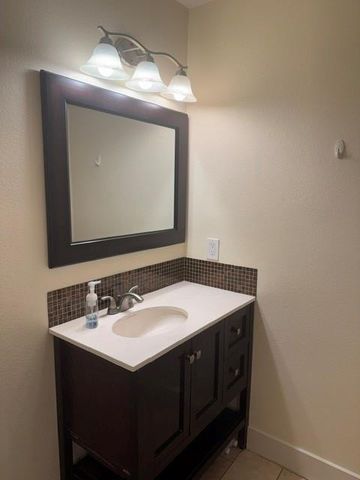 909 Reinli ST 136, Austin, TX 78751