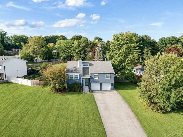 210 Dairy Lane, New Windsor, NY 12553