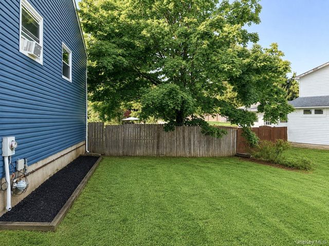 210 Dairy Lane, New Windsor, NY 12553