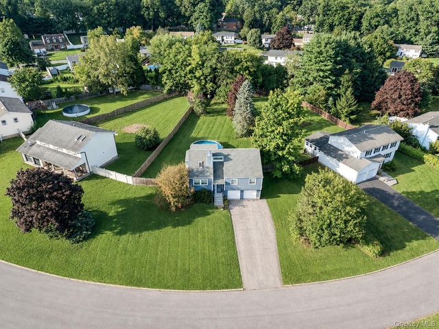 210 Dairy Lane, New Windsor, NY 12553