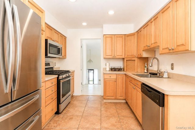 210 Dairy Lane, New Windsor, NY 12553