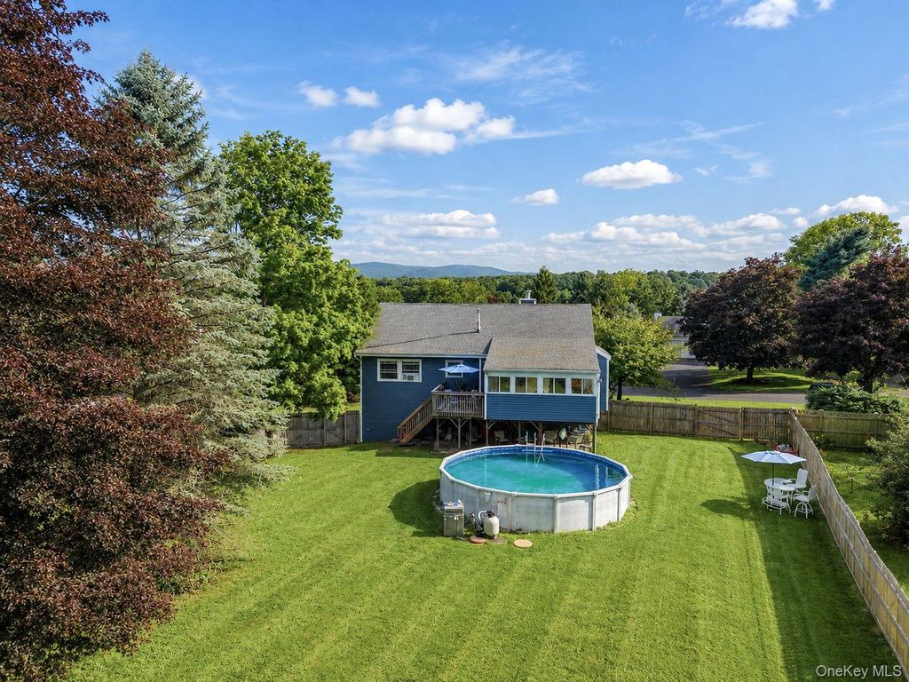 210 Dairy Lane, New Windsor, NY 12553 — exterior