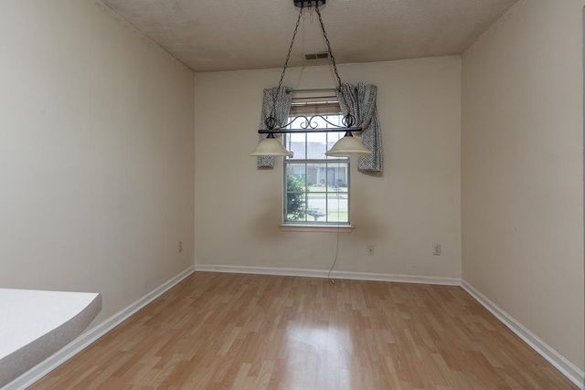 8412 CREEK FRONT DR, Memphis, TN 38016
