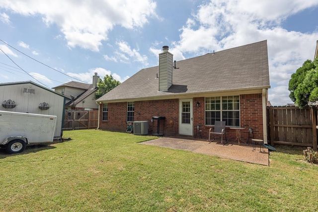 8412 CREEK FRONT DR, Memphis, TN 38016