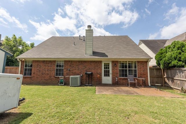 8412 CREEK FRONT DR, Memphis, TN 38016