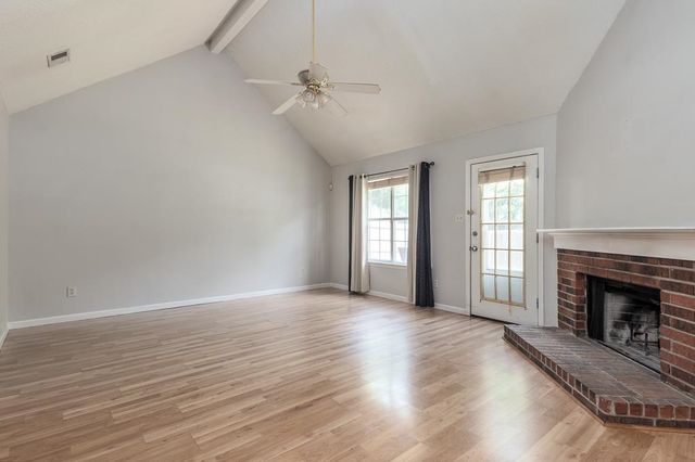 8412 CREEK FRONT DR, Memphis, TN 38016