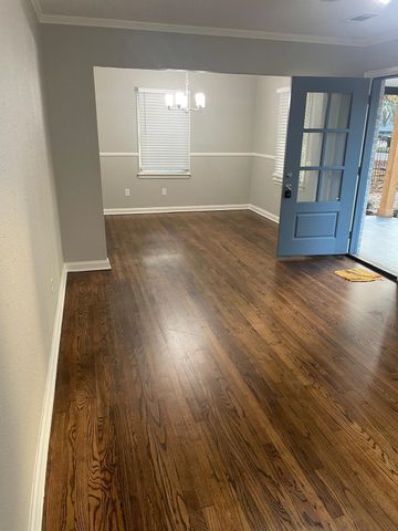 866 COLONIAL RD, Memphis, TN 38117