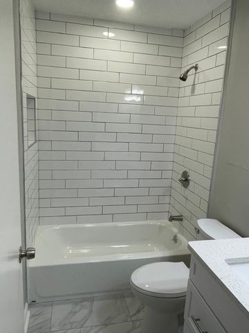 866 COLONIAL RD, Memphis, TN 38117