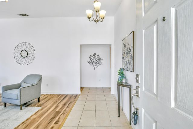 2076 Heartland Cir, Brentwood, CA 94513