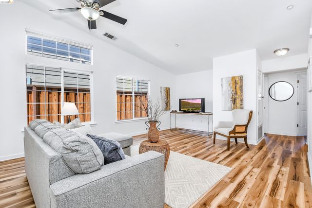 2076 Heartland Cir, Brentwood, CA 94513