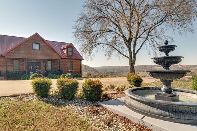 327 Stoneybrook Rd, Columbia, TN 38401
