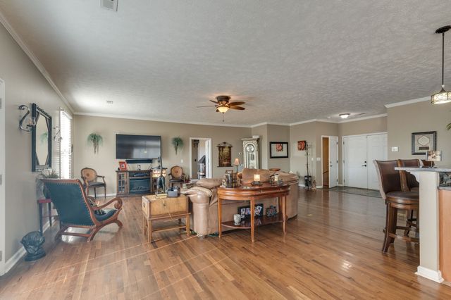 327 Stoneybrook Rd, Columbia, TN 38401