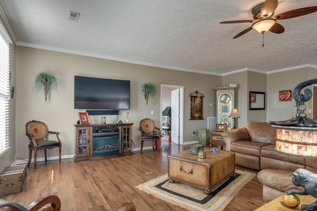 327 Stoneybrook Rd, Columbia, TN 38401